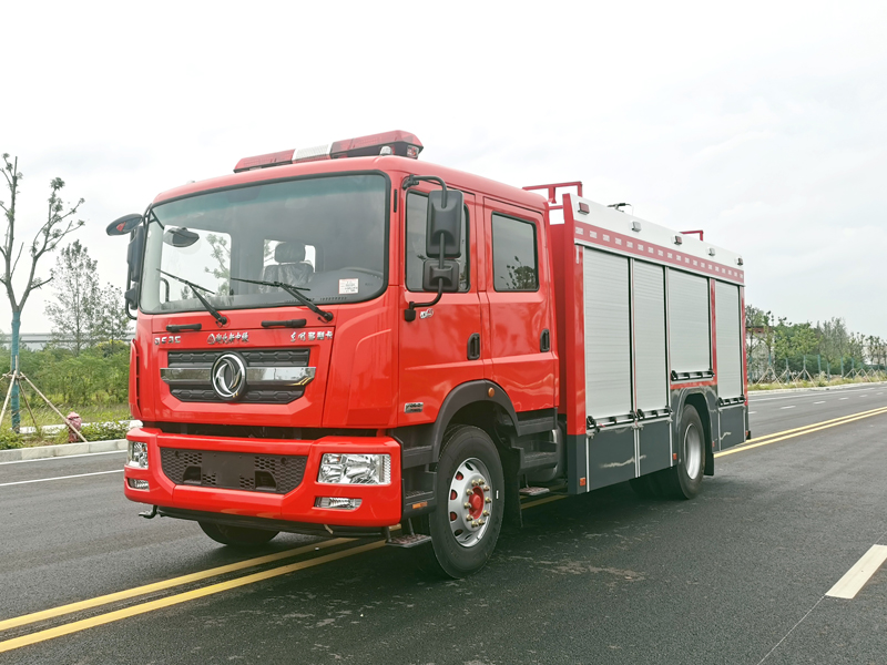 東風(fēng)多利卡D9-8噸泡沫消防車