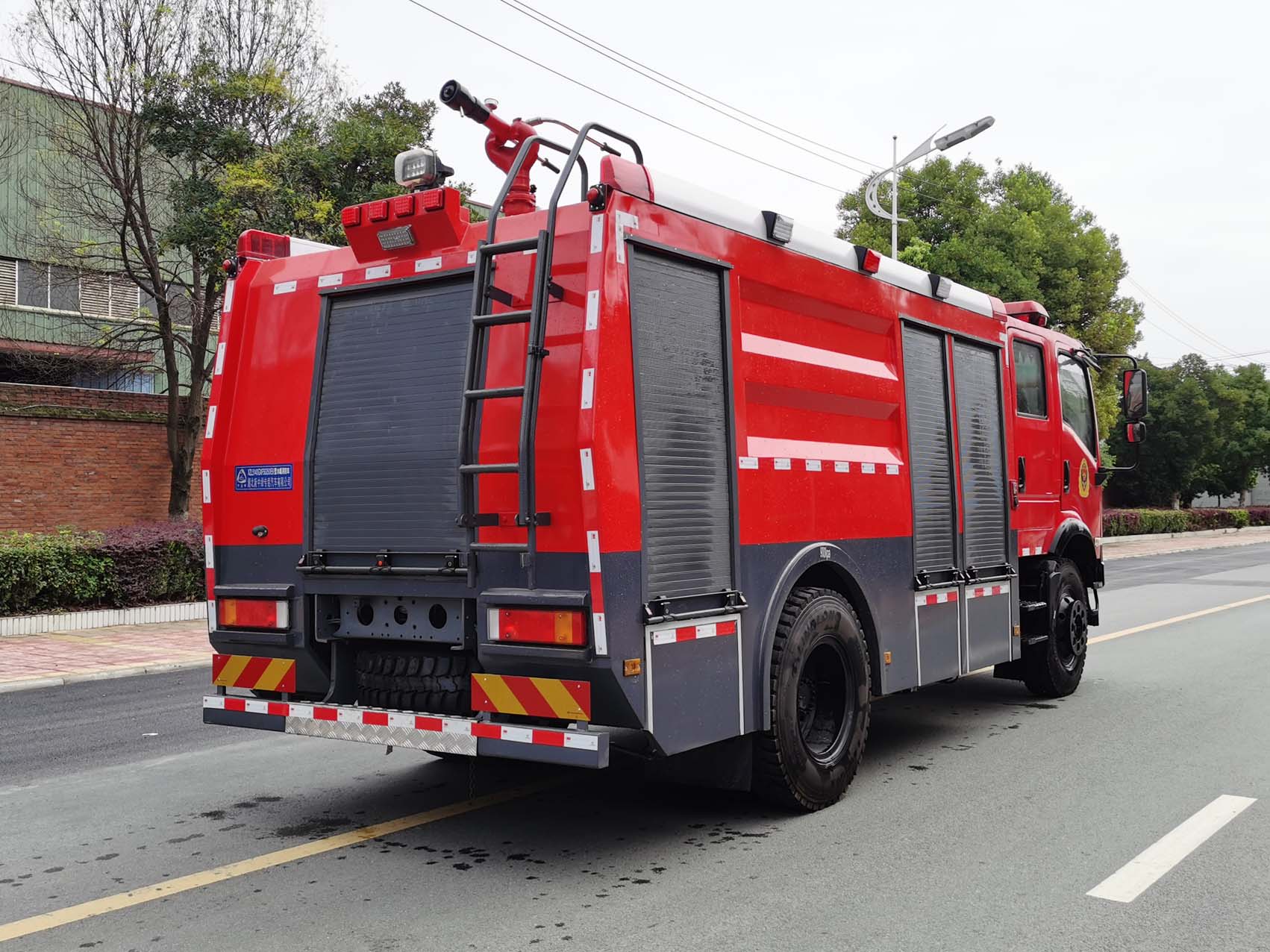 東風5噸四驅水罐消防車